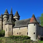 Maison De Campagne, 136 M2, 4 Pers, Grande Piece De Vie, 2 Chambres, 2 Salons, Cantal 別荘 *
