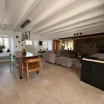 Maison De Campagne, 136 M2, 4 Pers, Grande Piece De Vie, 2 Chambres, 2 Salons, Cantal 別荘