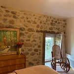 Maison De Campagne, 136 M2, 4 Pers, Grande Piece De Vie, 2 Chambres, 2 Salons, Cantal