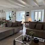 Maison De Campagne, 136 M2, 4 Pers, Grande Piece De Vie, 2 Chambres, 2 Salons, Cantal *