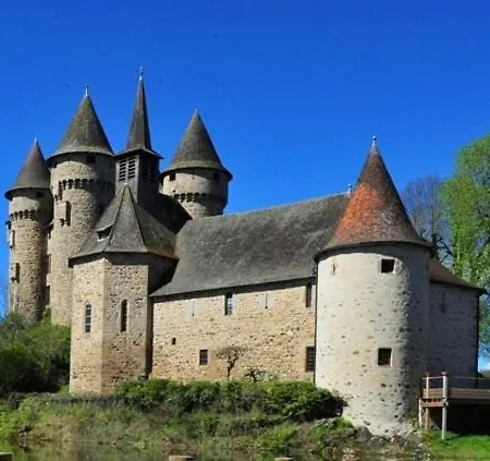 Maison De Campagne, 136 M2, 4 Pers, Grande Pièce De Vie, 2 Chambres, 2 Salons, Cantal Hébergement de vacances *