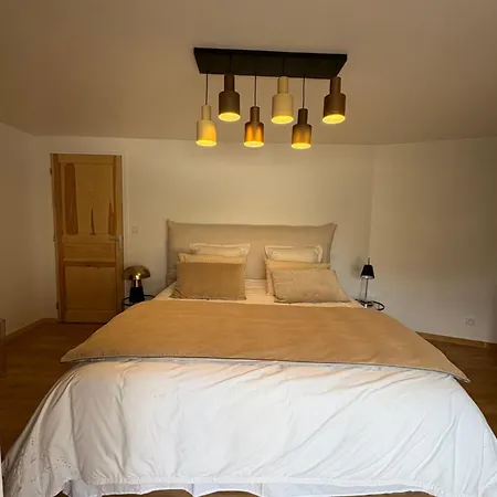 بيت للعطل Maison De Campagne, 136 M2, 4 Pers, Grande Piece De Vie, 2 Chambres, 2 Salons, Cantal Lanobre