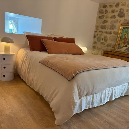 Maison De Campagne, 136 M2, 4 Pers, Grande Pièce De Vie, 2 Chambres, 2 Salons, Cantal Hébergement de vacances Lanobre