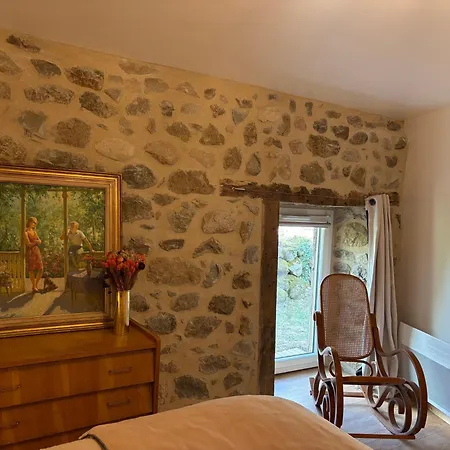 Maison De Campagne, 136 M2, 4 Pers, Grande Piece De Vie, 2 Chambres, 2 Salons, Cantal