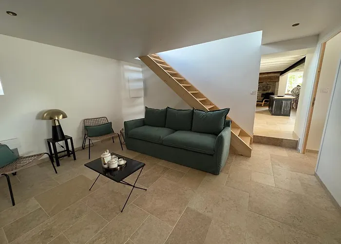 Maison De Campagne, 136 M2, 4 Pers, Grande Piece De Vie, 2 Chambres, 2 Salons, Cantal Дом отдыха