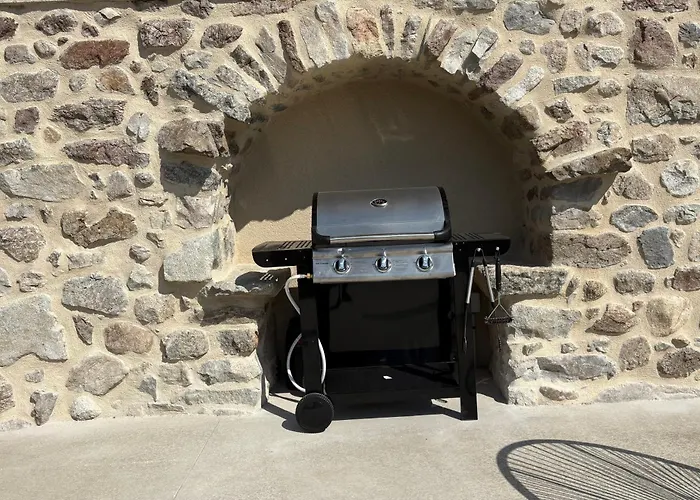 Maison De Campagne, 136 M2, 4 Pers, Grande Piece De Vie, 2 Chambres, 2 Salons, Cantal Дом отдыха Lanobre