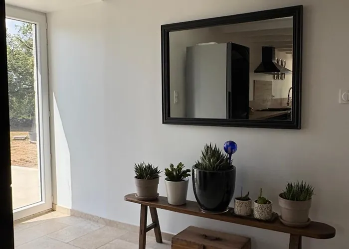 Maison De Campagne, 136 M2, 4 Pers, Grande Piece De Vie, 2 Chambres, 2 Salons, Cantal Дом отдыха *