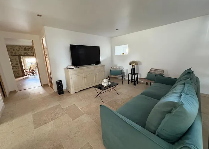 Maison De Campagne, 136 M2, 4 Pers, Grande Piece De Vie, 2 Chambres, 2 Salons, Cantal Дом отдыха *