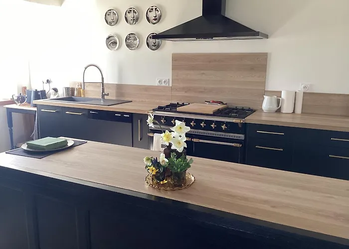 Maison De Campagne, 136 M2, 4 Pers, Grande Piece De Vie, 2 Chambres, 2 Salons, Cantal Дом отдыха